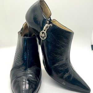 Michael Kors size 6 women’s black booties